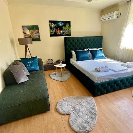 New Baazar Escape Apartman Tirana