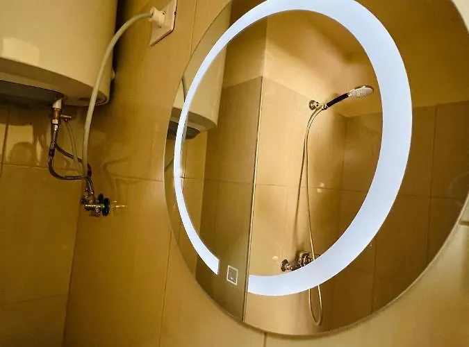 New Baazar Escape 티라나