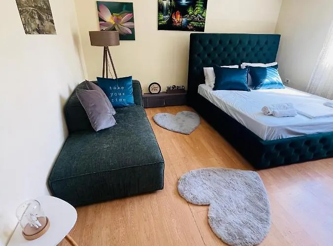 New Baazar Escape * 티라나